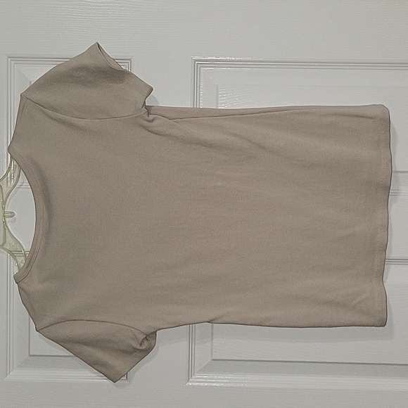 Cream top - Picture 2 of 3